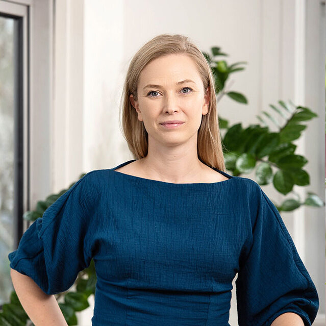 Dr-Hilary-Cornish-Headshot-Osteopath